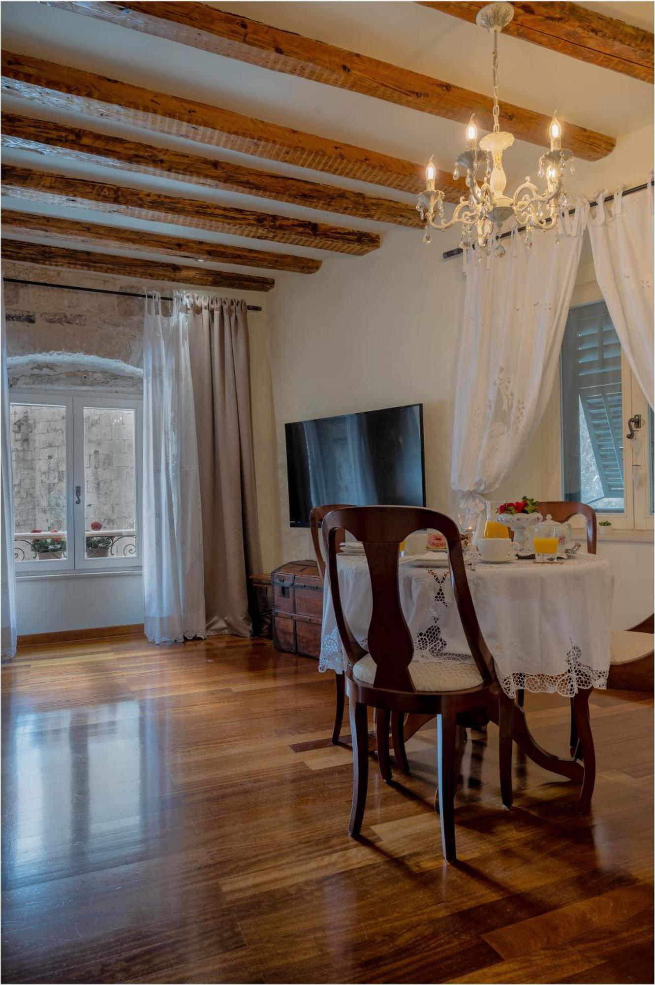 Stone Pearl Heritage Luxury Apartament *